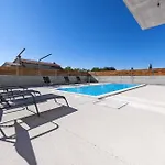 Ferienhaus Mit Privatpool Fuer 8 Personen Ca 200 Qm In Rovinj, Istrien Istrische Riviera
