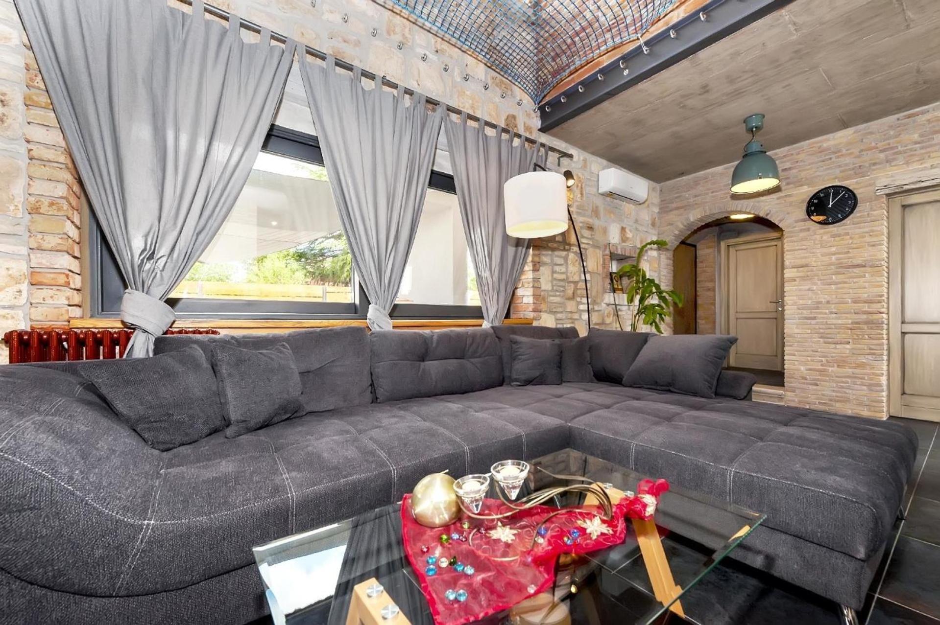 Mit Privatpool Fuer 8 Personen Ca 200 Qm In Rovinj, Istrien Istrische Riviera * Rovigno